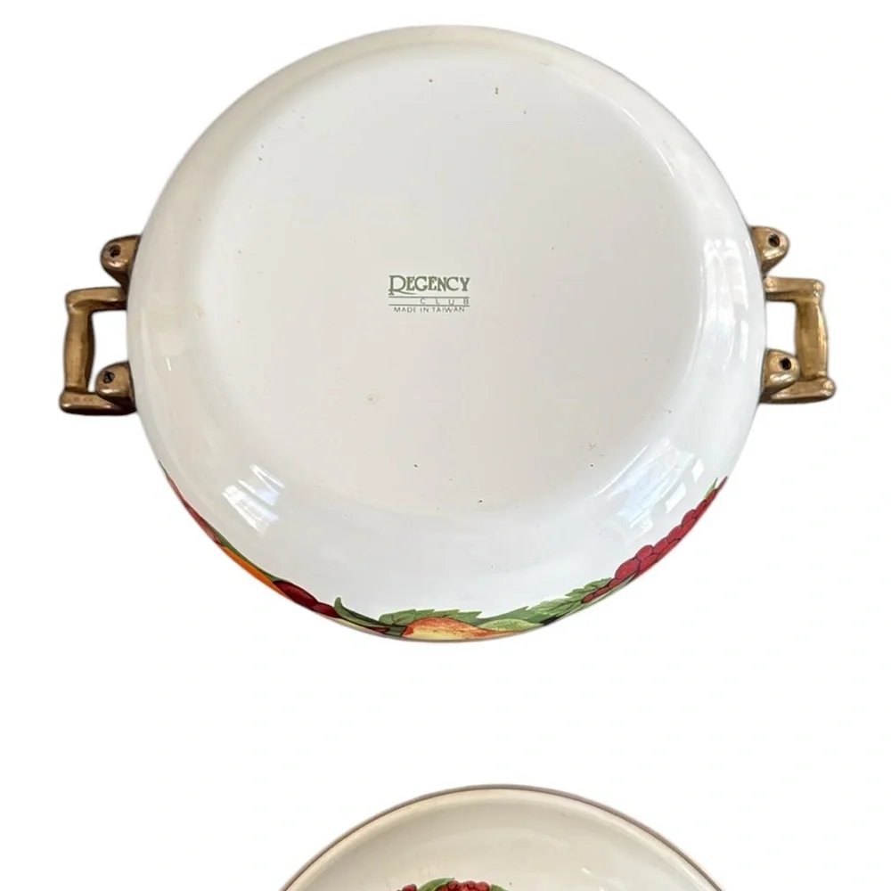 Vintage Regency Club 2.5 Quart Dutch Oven Enamel Pot/lid With Brass Handles